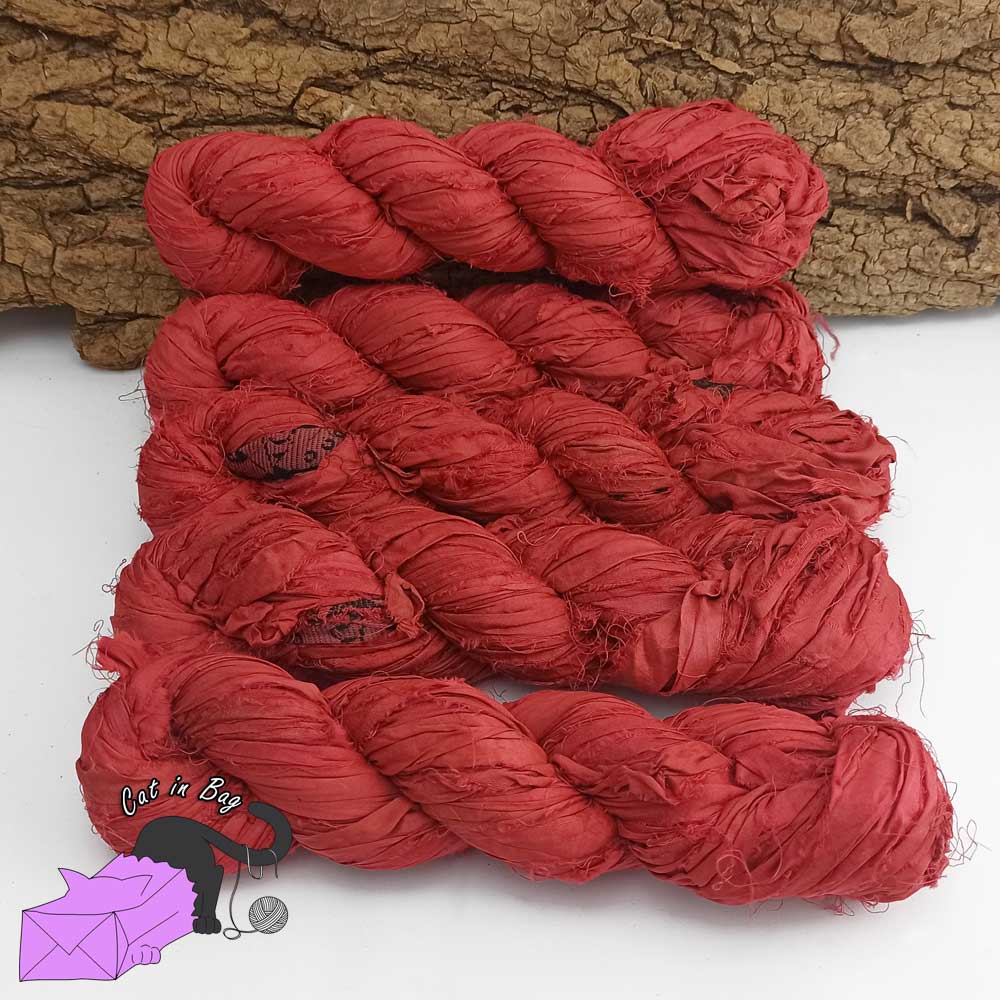 Rosso indiano, nastri di seta sari riciclati