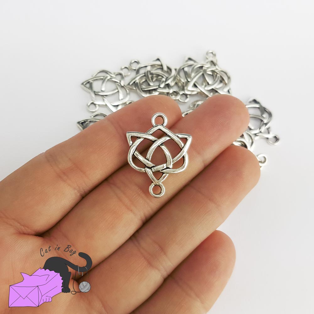 10 connectors with celtic knot