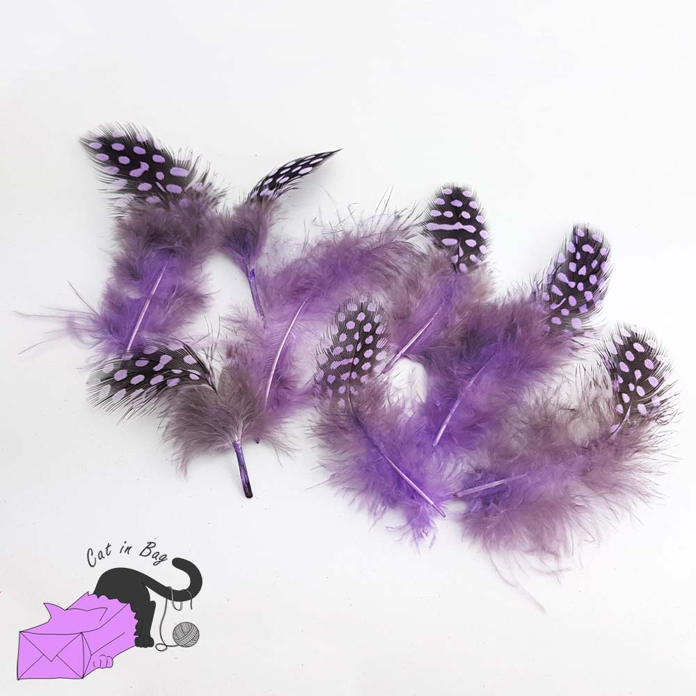 50 natural feathers violet color