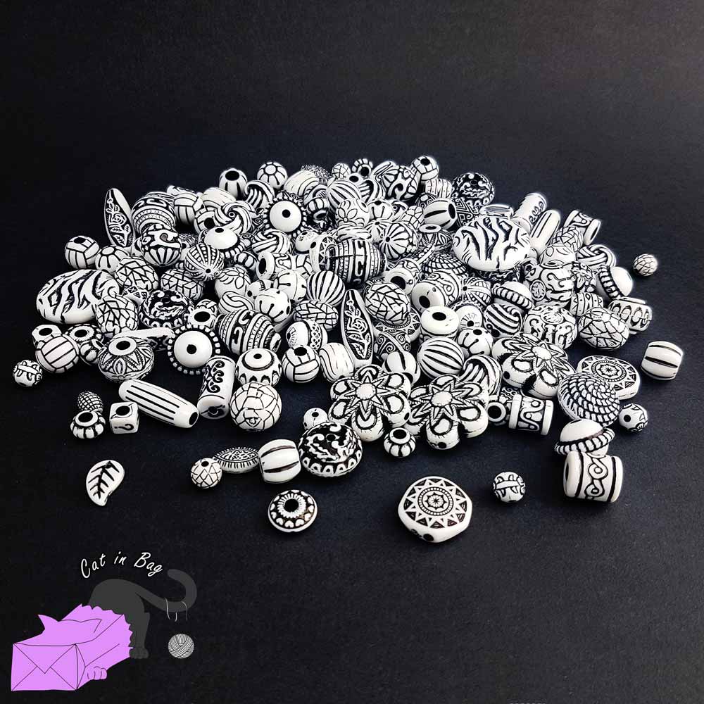 Mix of antique ethnic effect acrylic beads white colour